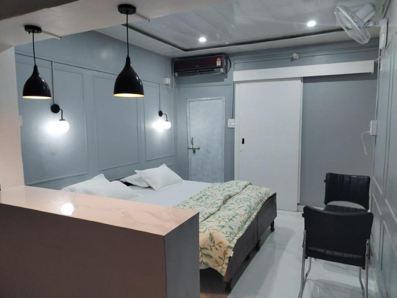 Janki Kunj Varanasi- 3 Room Home Bagian luar foto
